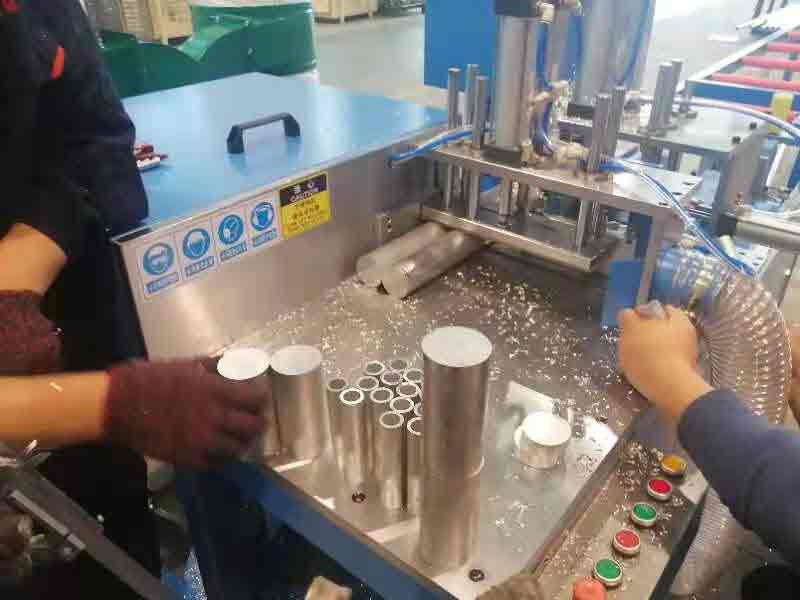鋁材自動切割機450-客戶現場1-切割實心材料-3