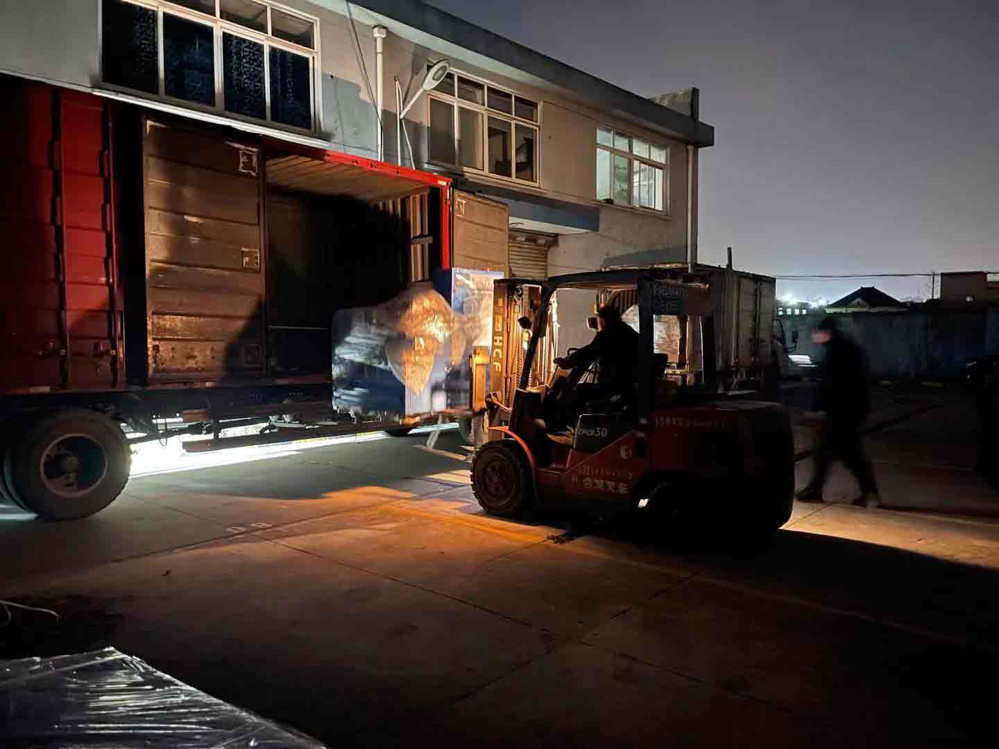 【紹興】鋁型材切割代加工使用的是小型切鋁機SDY-Q300，立刻找廠家訂購